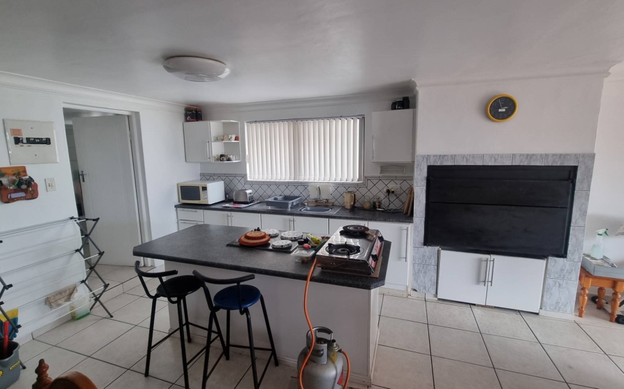 5 Bedroom Property for Sale in Yzerfontein Western Cape